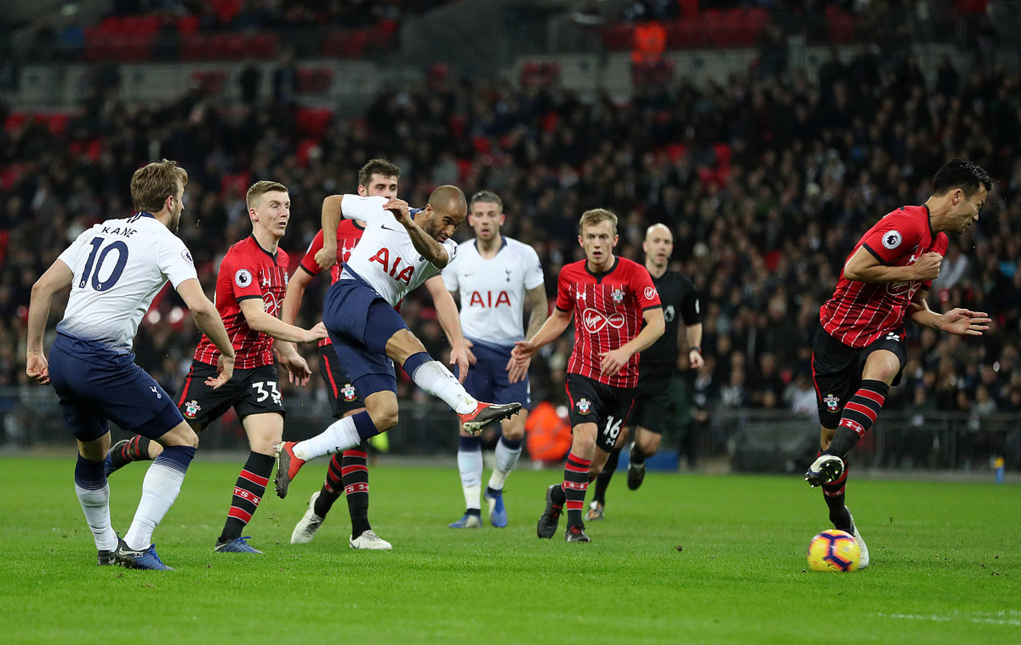 在这个背景 在这个背景